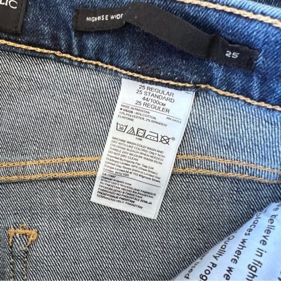 Banana Republic High-Rise Wide-Leg Button Fly Jean - 25 - Picture 10 of 10